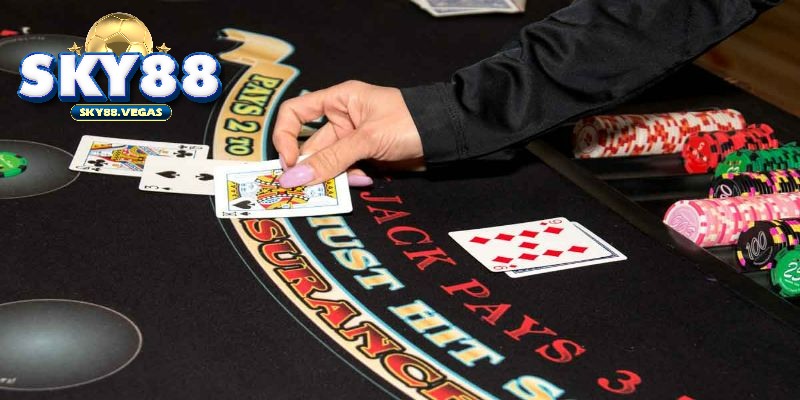 Người chơi cần suy nghĩ để đưa ra quyết định - Cách chơi Blackjack